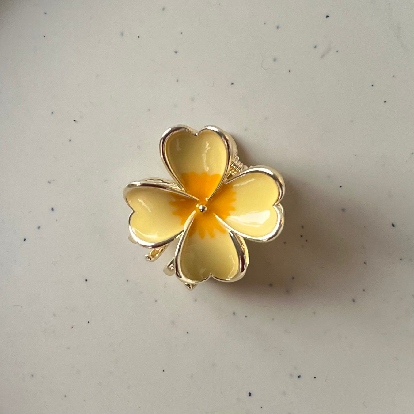 FloraGrip Flower Hair Claw Clip – Sunny Yellow