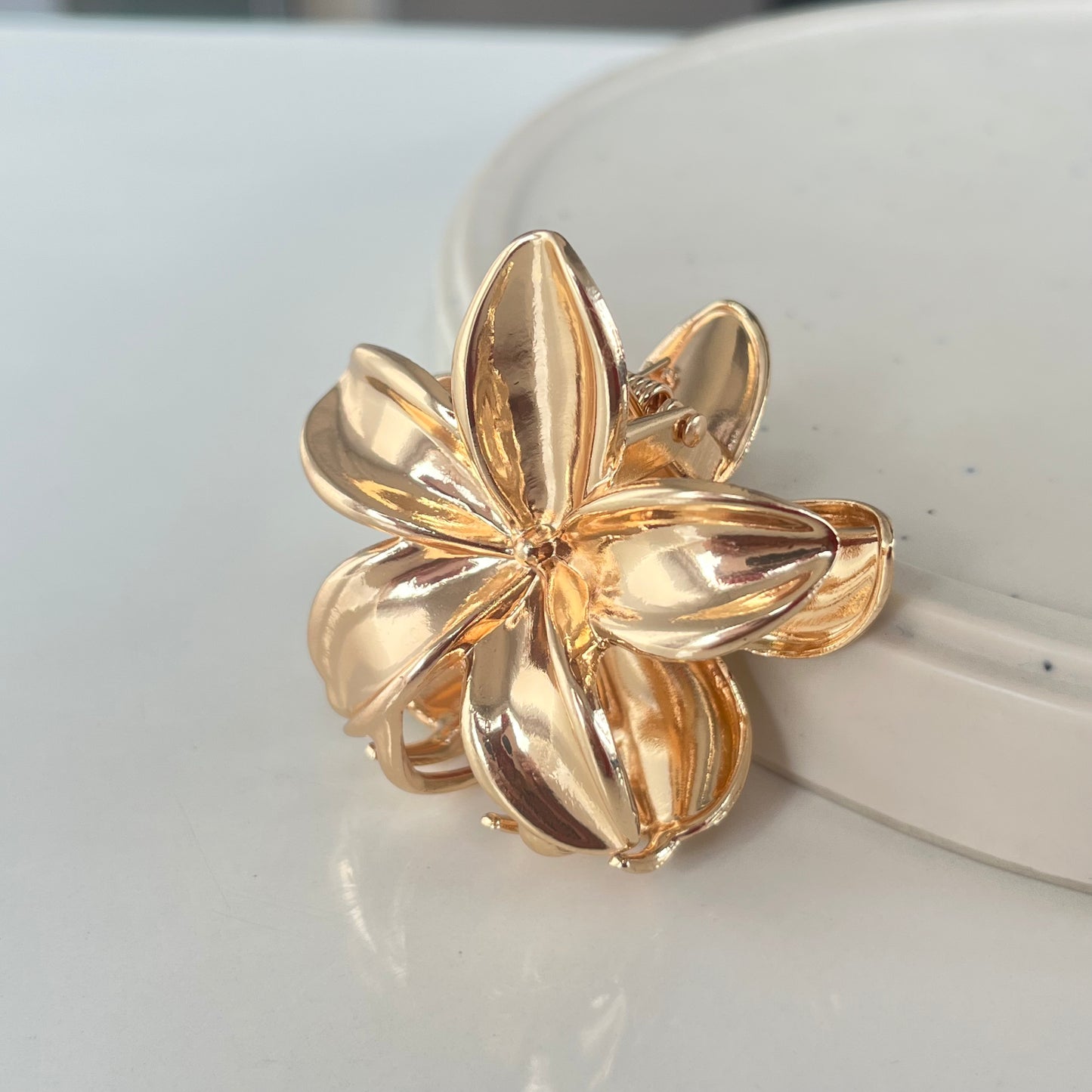 Metal Flower Hair Claw Clip – Gold