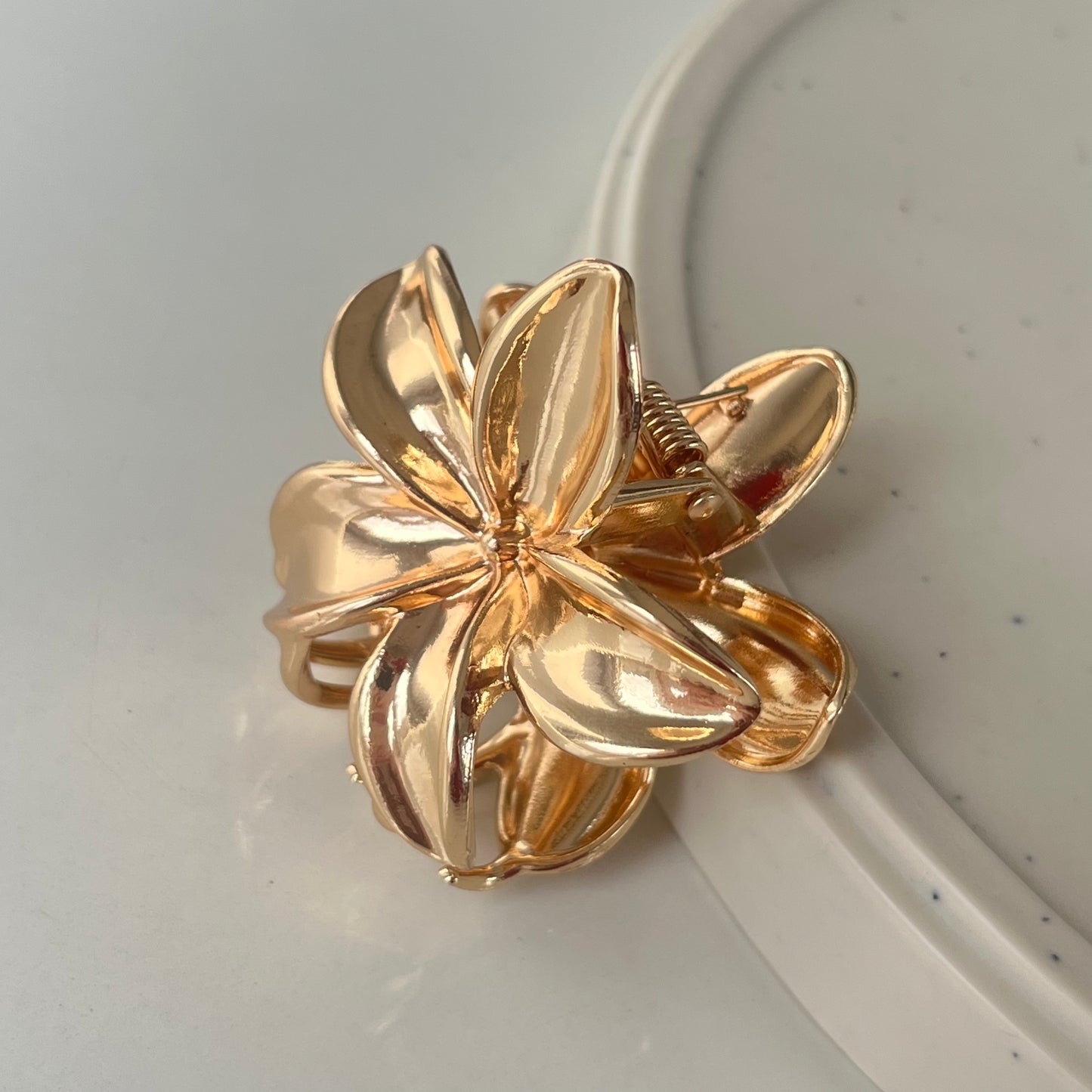 Metal Flower Hair Claw Clip – Gold