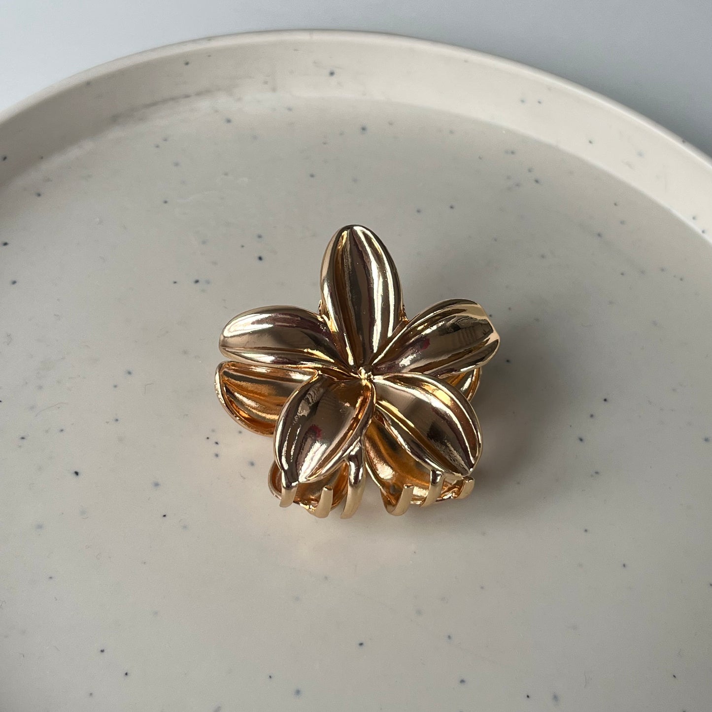 Metal Flower Hair Claw Clip – Gold