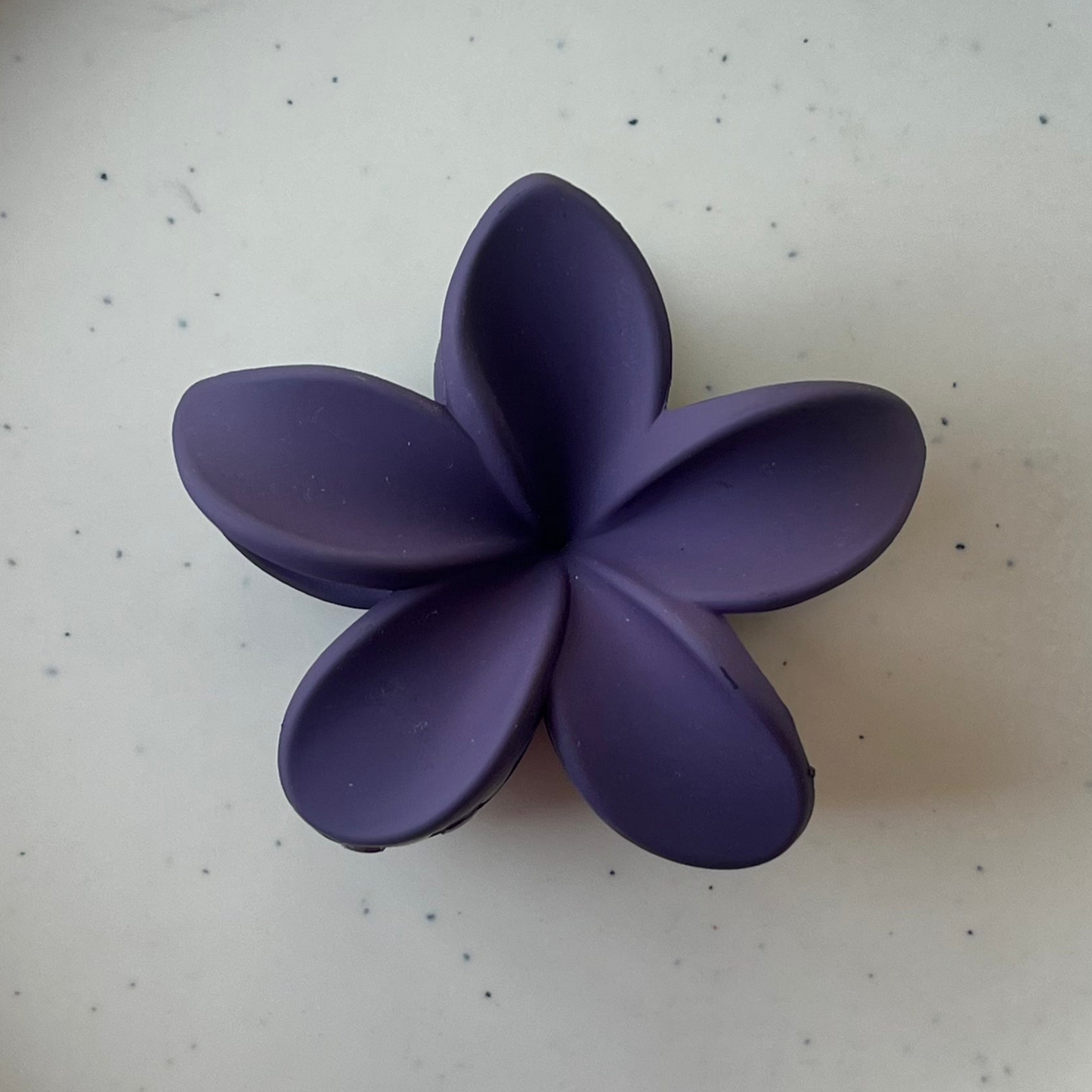 Matte Flower Hair Claw Clip – Lavender Purple