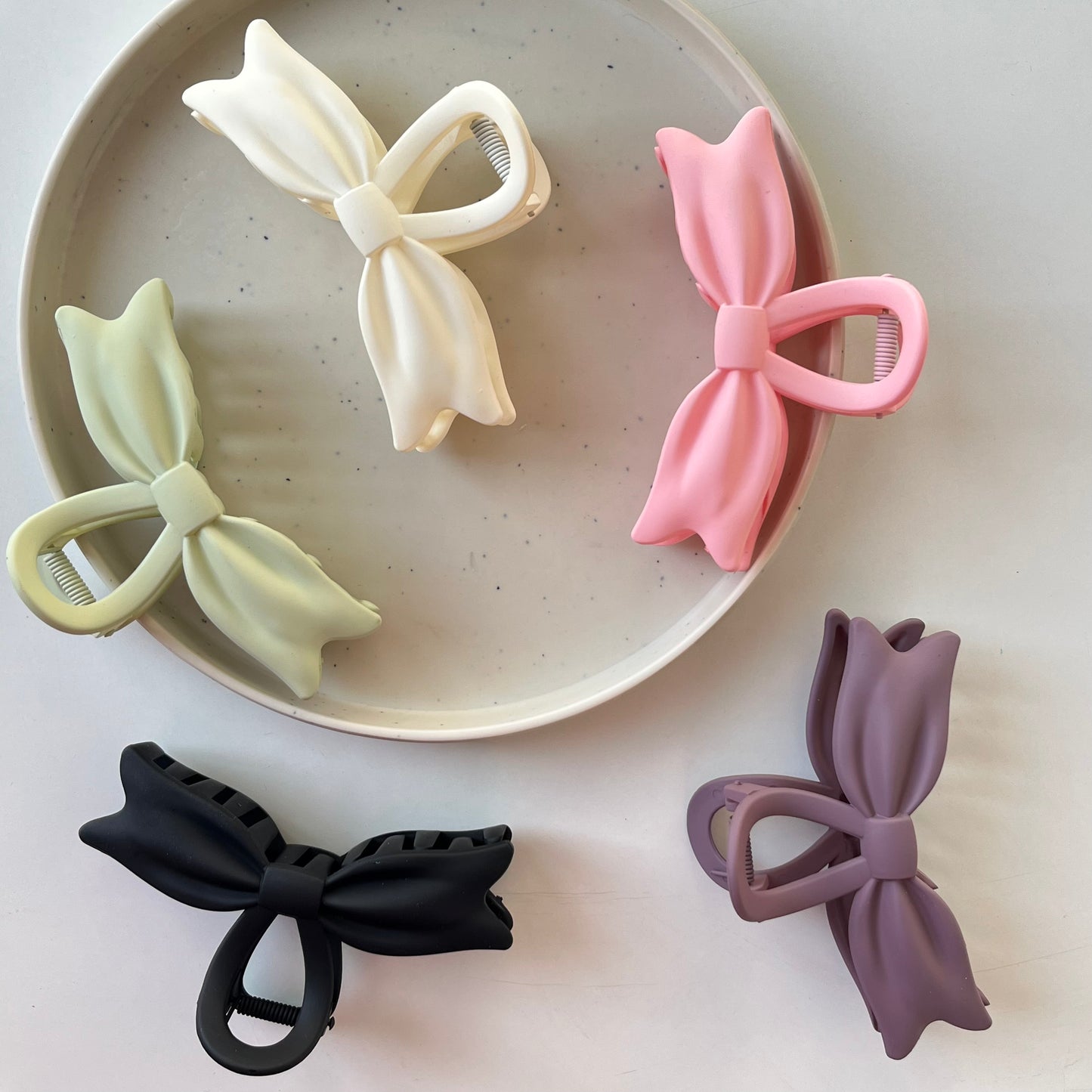 Matte Bow Hair Claw - Black