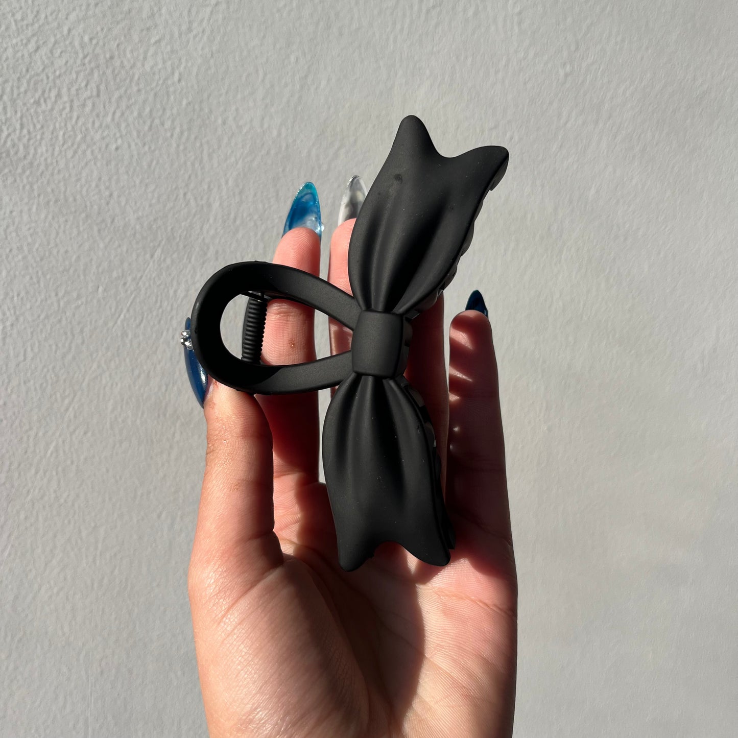 Matte Bow Hair Claw - Black